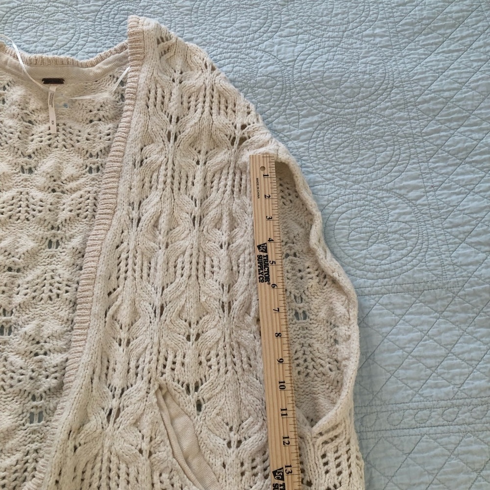 Free People Lili ivory sleeveless cardigan sweater vest cape. Medium - Picture 10 of 12